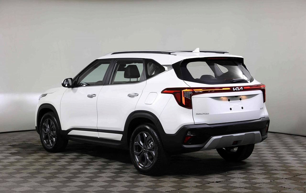 Kia Seltos Premium Edition, белый