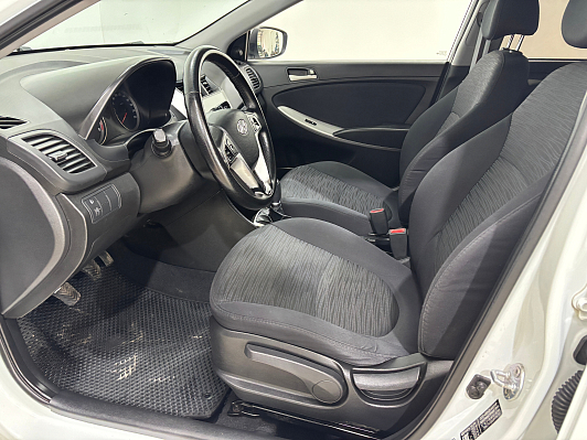 Hyundai Solaris, 2016 года, пробег 200428 км
