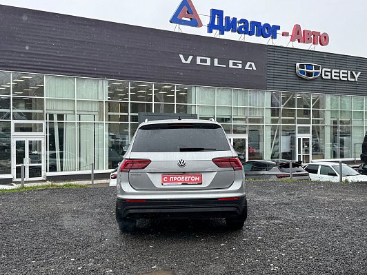 Volkswagen Tiguan CONNECT, 2019 года, пробег 68561 км