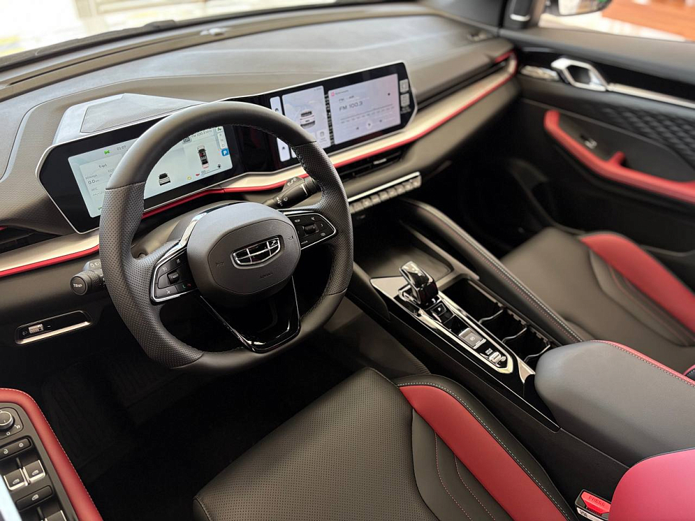 Geely Coolray Luxury, белый