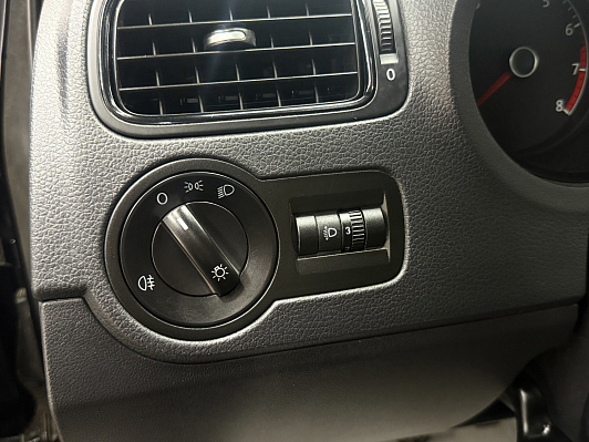 Volkswagen Polo Comfortline, 2014 года, пробег 92385 км