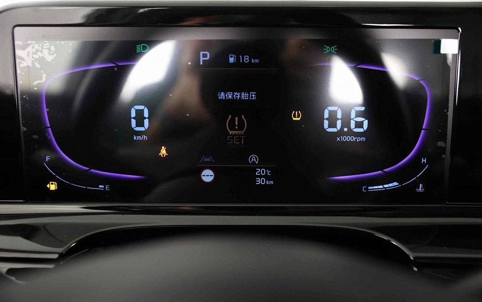 Kia Seltos Premium Edition, белый