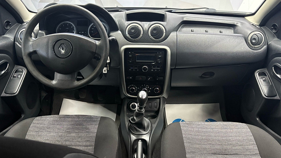 Renault Duster, 2015 года, пробег 201500 км