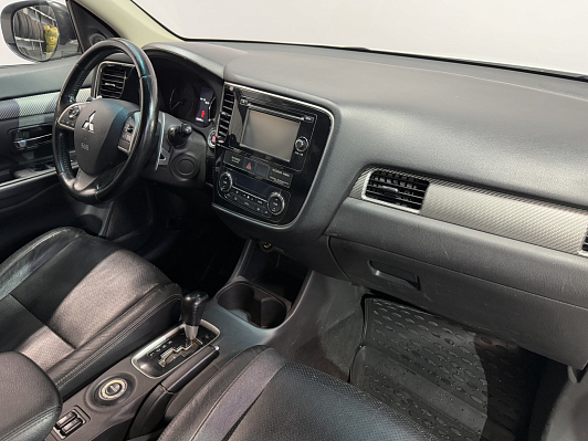 Mitsubishi Outlander Instyle, 2013 года, пробег 256000 км