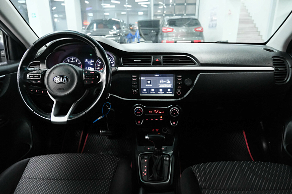 Kia Rio Luxe RED Line, 2018 года, пробег 154000 км
