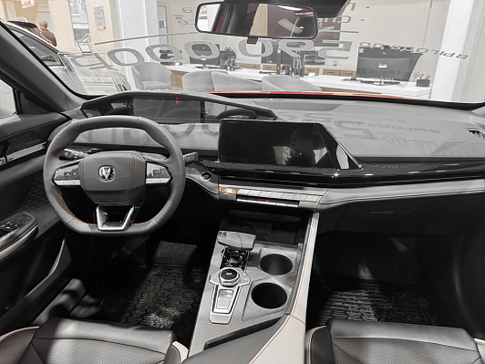 Changan UNI-V Tech, красный