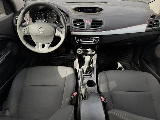 Renault Fluence, 2011 года, пробег 302000 км