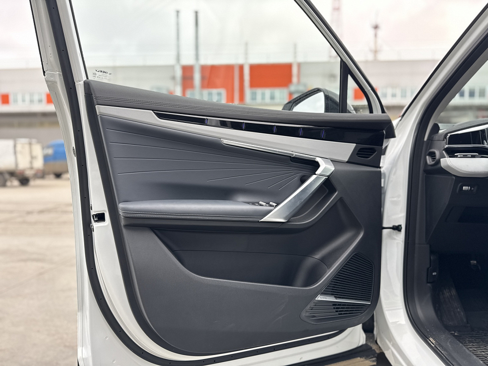 Geely Atlas Flagship, белый