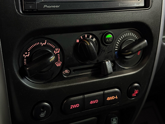 Suzuki Jimny JLX, 2011 года, пробег 156000 км