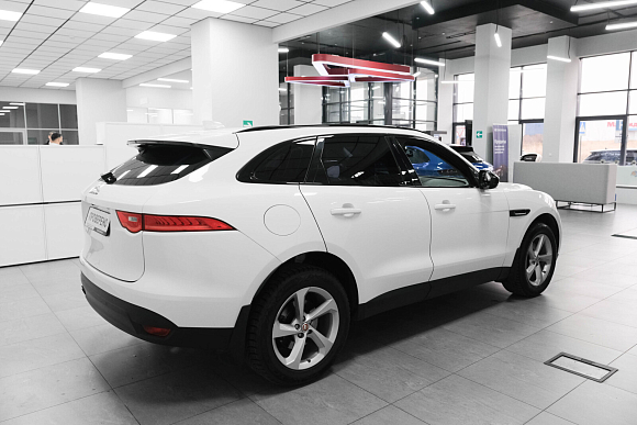 Jaguar F-Pace Pure, 2018 года, пробег 137210 км