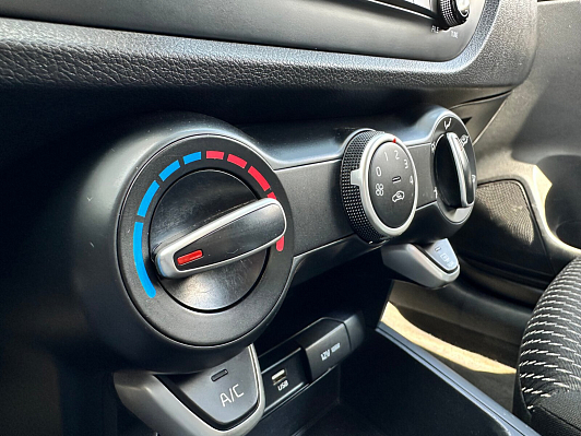 Kia Rio Comfort, 2019 года, пробег 114800 км