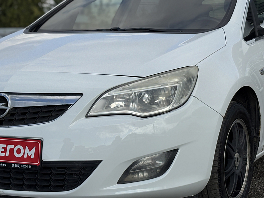 Opel Astra Cosmo, 2011 года, пробег 203510 км