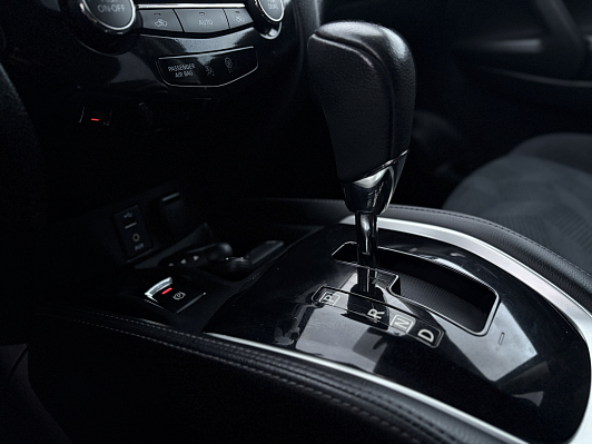 Nissan X-Trail SE, 2016 года, пробег 213485 км