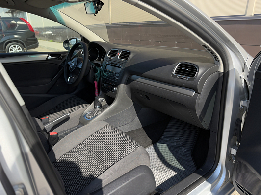 Volkswagen Golf Trendline, 2010 года, пробег 209855 км