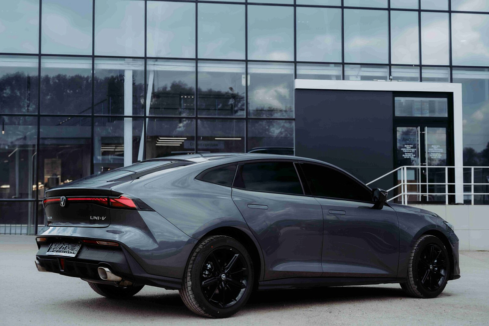 Changan UNI-V Tech, серый