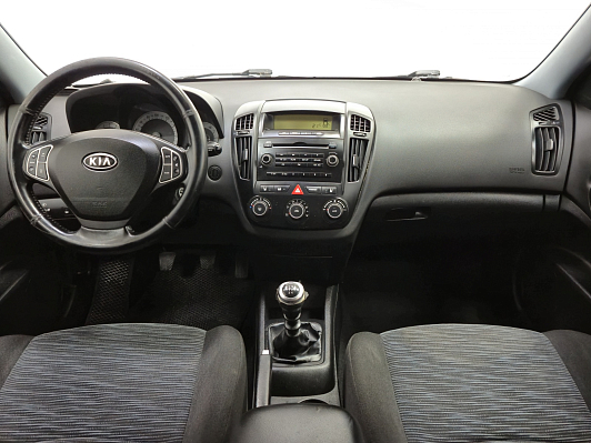 Kia Ceed Стандарт, 2008 года, пробег 304962 км
