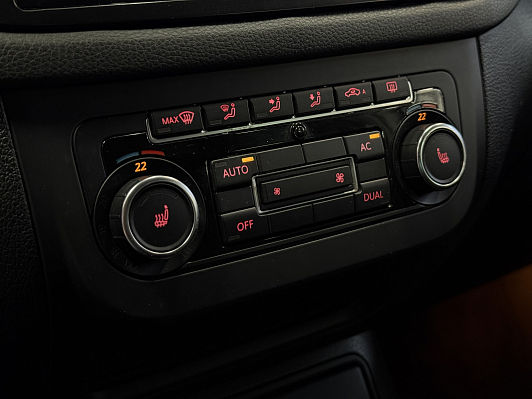 Volkswagen Tiguan Avenue, 2011 года, пробег 111000 км
