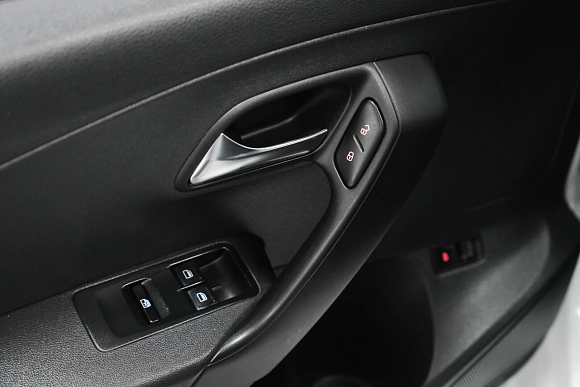 Volkswagen Polo Trendline, 2018 года, пробег 136000 км