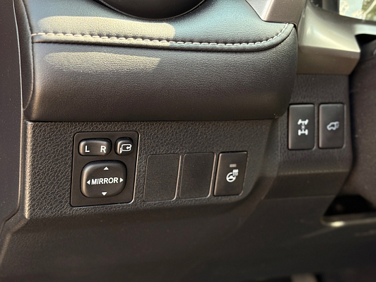 Toyota RAV4 Exclusive, 2016 года, пробег 119747 км