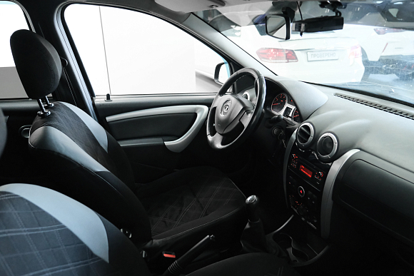 Lada (ВАЗ) Largus Luxe (7 мест), 2017 года, пробег 187000 км