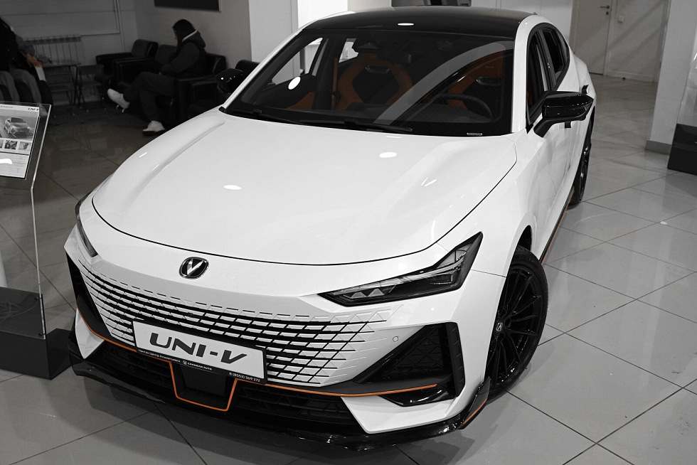 Changan UNI-V Техно, белый