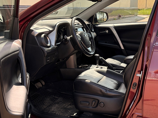 Toyota RAV4 Exclusive, 2016 года, пробег 119747 км