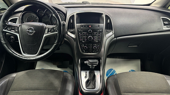 Opel Astra Cosmo, 2013 года, пробег 197000 км