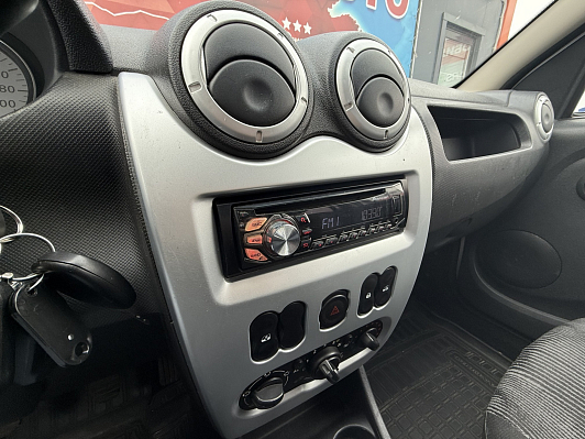 Renault Sandero Expression, 2014 года, пробег 134000 км