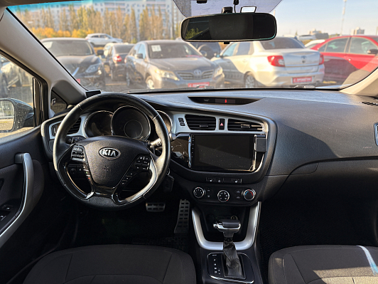 Kia Ceed Prestige, 2015 года, пробег 165000 км