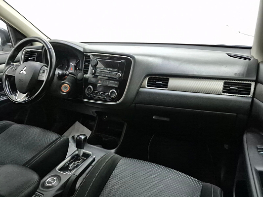 Mitsubishi Outlander Intense, 2016 года, пробег 172205 км