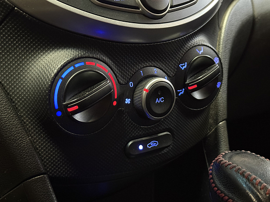 Hyundai Solaris Active, 2016 года, пробег 125000 км