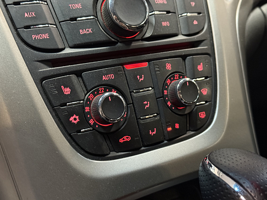 Opel Astra Enjoy, 2011 года, пробег 233000 км