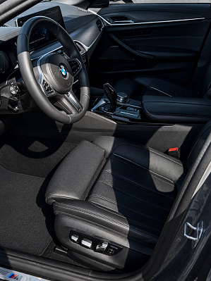 BMW 5 серии 530d xDrive M Sport Plus Edition 21, 2020 года, пробег 107654 км