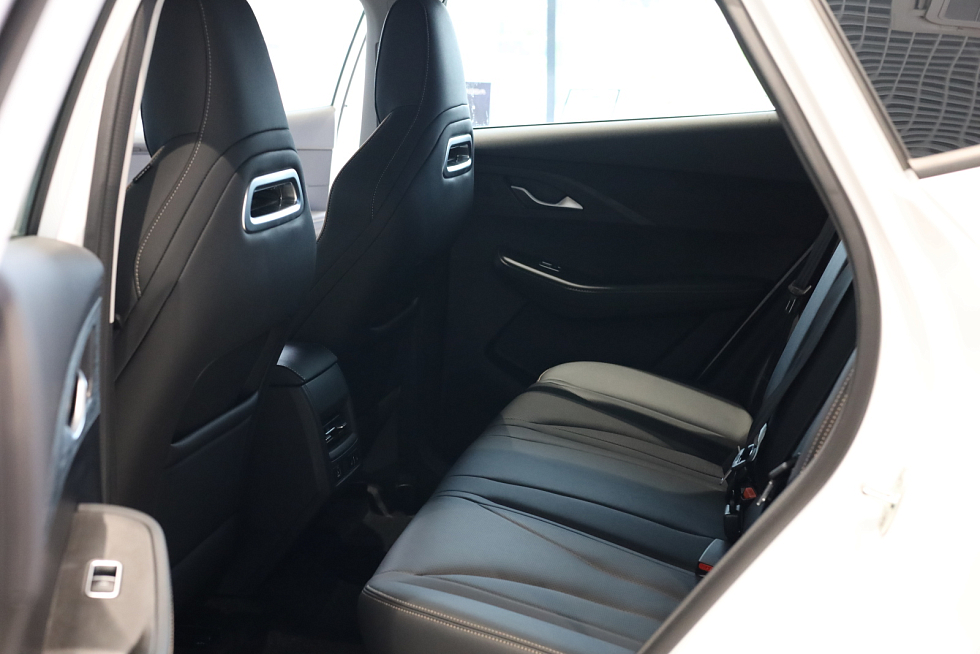 Omoda C5 Drive, белый