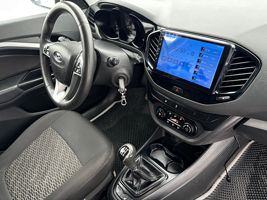 Lada (ВАЗ) Vesta Comfort, 2018 года, пробег 137000 км