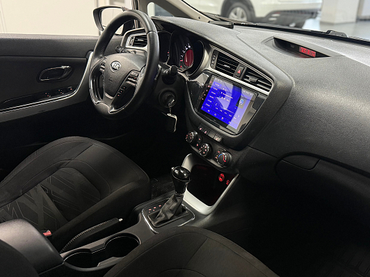 Kia Ceed Luxe, 2018 года, пробег 138133 км