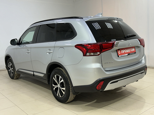 Mitsubishi Outlander Instyle, 2021 года, пробег 75192 км