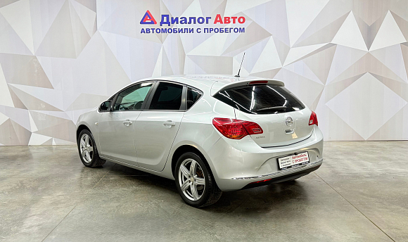 Opel Astra Cosmo, 2013 года, пробег 220132 км