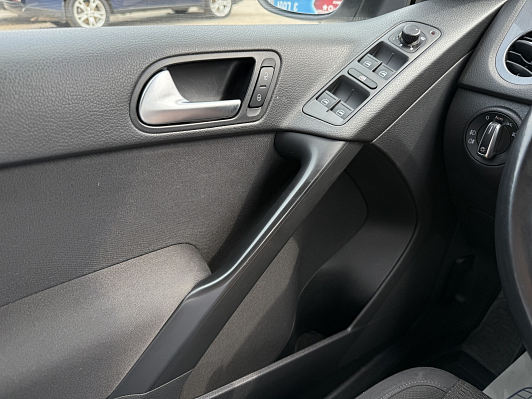 Volkswagen Tiguan Trend&Fun, 2013 года, пробег 136000 км
