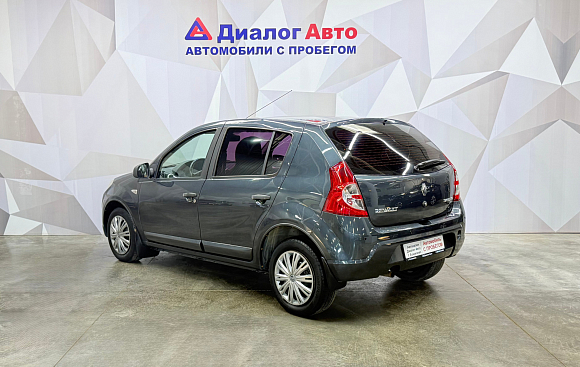 Renault Sandero, 2010 года, пробег 194125 км