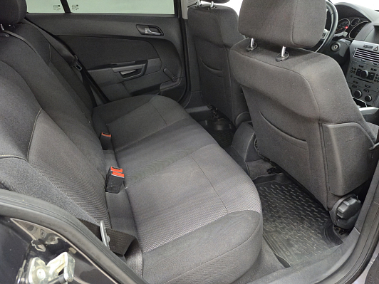 Opel Astra, 2011 года, пробег 191809 км