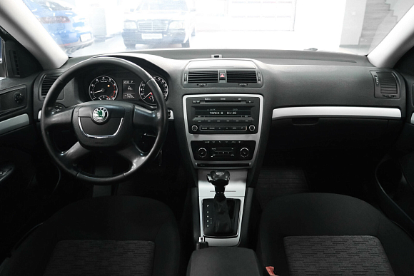 Skoda Octavia Ambition, 2010 года, пробег 149000 км