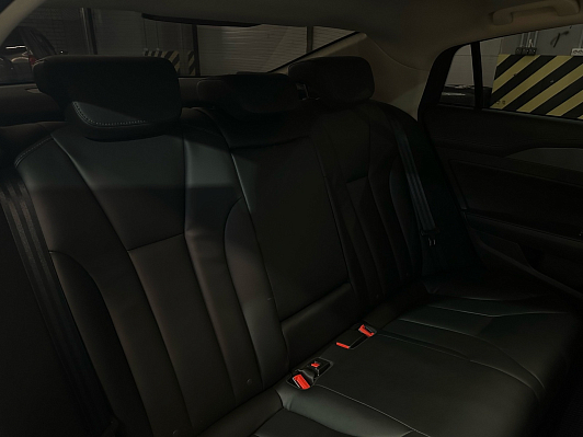 Hongqi H5 Deluxe, 2022 года, пробег 13000 км