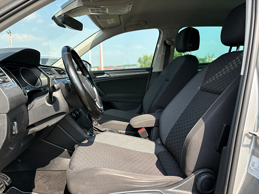Volkswagen Tiguan CONNECT, 2018 года, пробег 130907 км