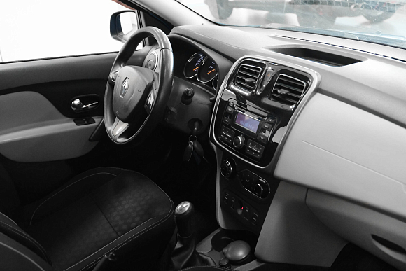 Renault Logan Luxe Privilege, 2014 года, пробег 142000 км