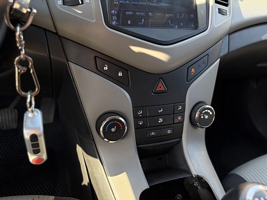 Chevrolet Cruze LS, 2011 года, пробег 206463 км