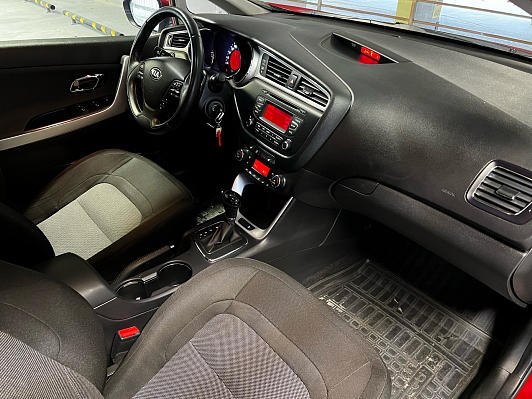 Kia Ceed Luxe, 2018 года, пробег 61767 км