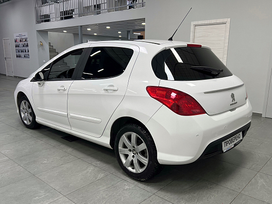 Peugeot 308 Allure, 2012 года, пробег 130000 км