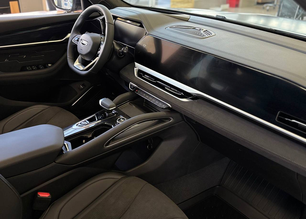 Geely Monjaro Exclusive, серый