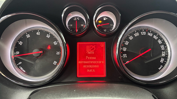 Opel Astra Cosmo, 2013 года, пробег 197000 км